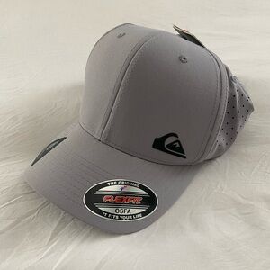 Quiksilver Light Gray Flexfit Cap